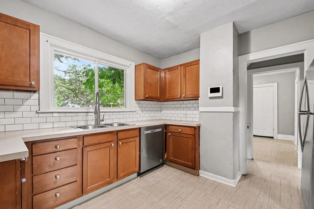 1735 Kalamazoo Avenue SE Grand Rapids City, MI 49507