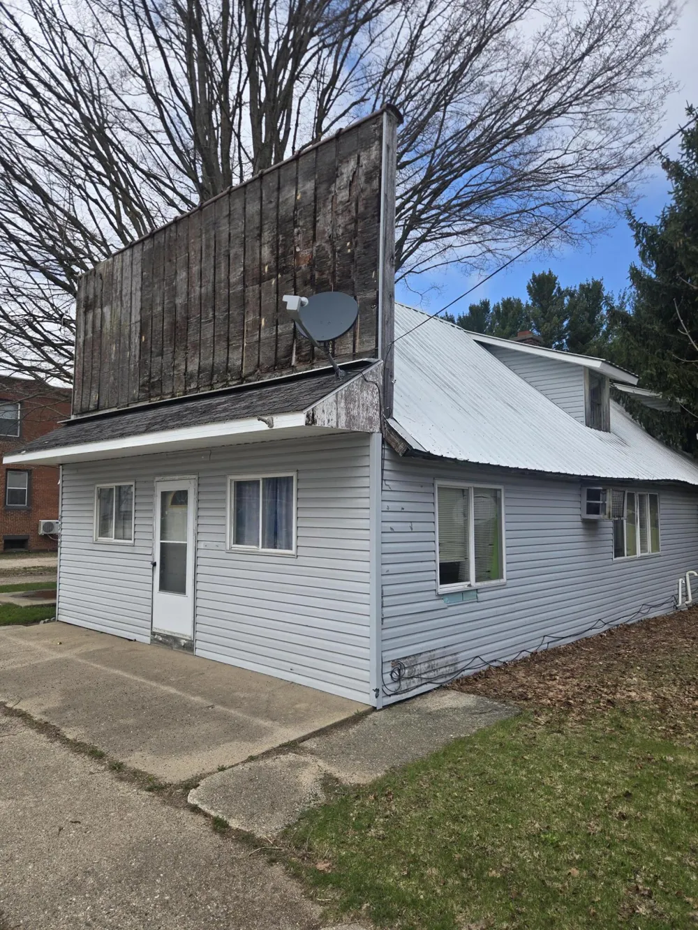 2582 E Michigan Street Free Soil Village, MI 49411