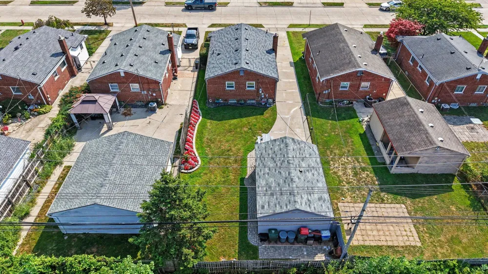 32011 Saint Margaret St Clair Shores City, MI 48082
