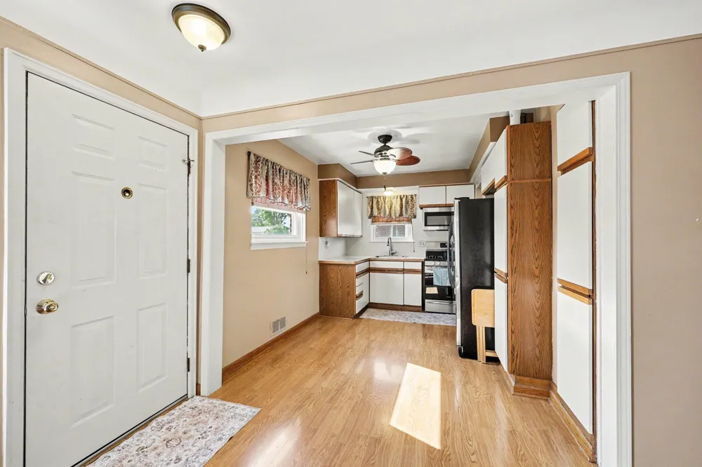 32011 Saint Margaret St Clair Shores City, MI 48082