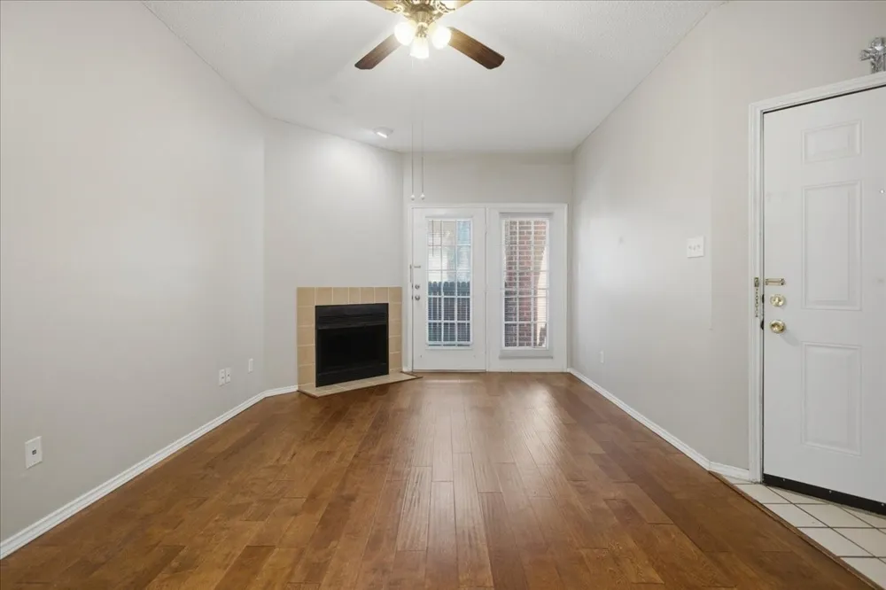 3209 Donnelly Circle #107 Fort Worth, TX 76107