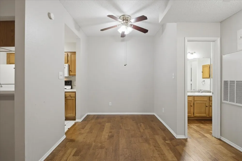 3209 Donnelly Circle #107 Fort Worth, TX 76107