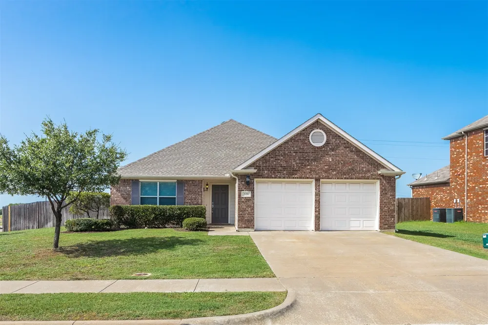 529 Quail Hollow Drive Midlothian, TX 76065