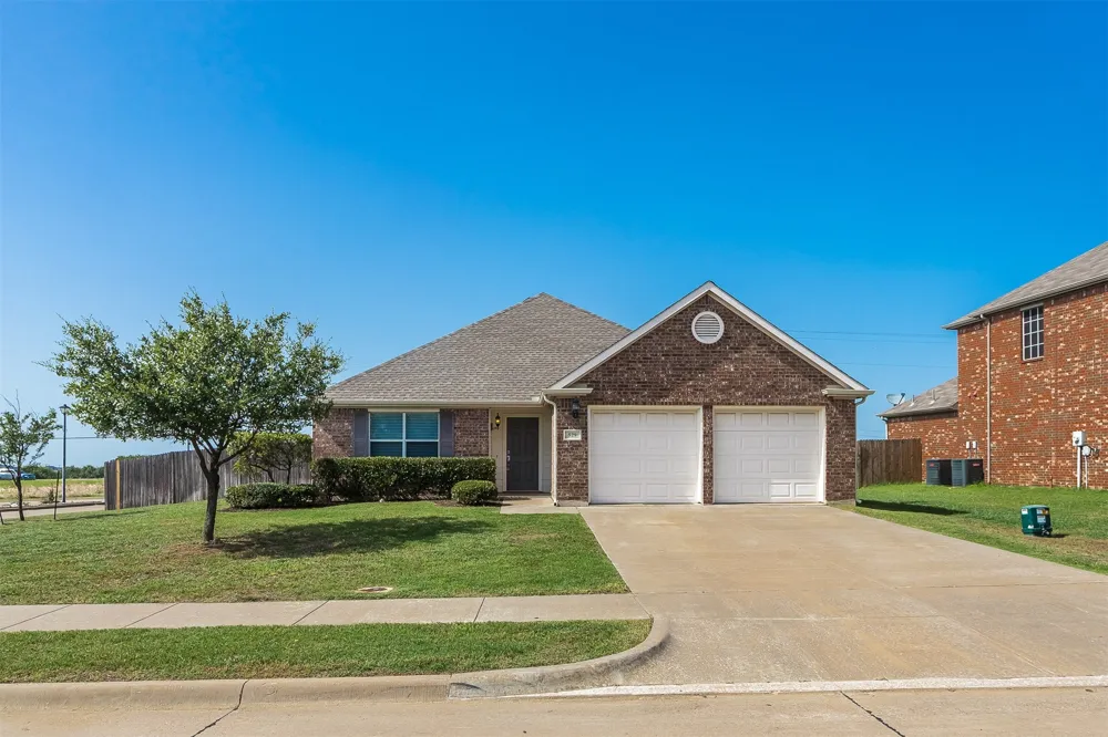 529 Quail Hollow Drive Midlothian, TX 76065