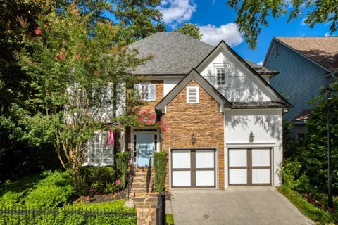 2635 Brookline Circle NE