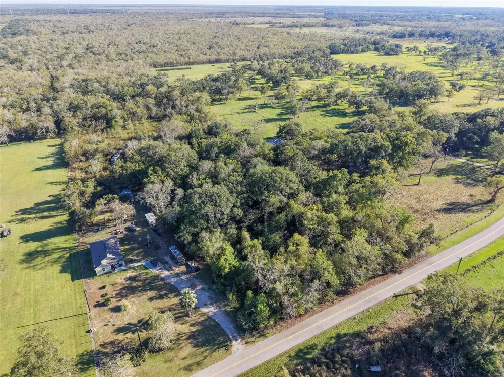 1836 County Road 318 Brazoria, TX 77422