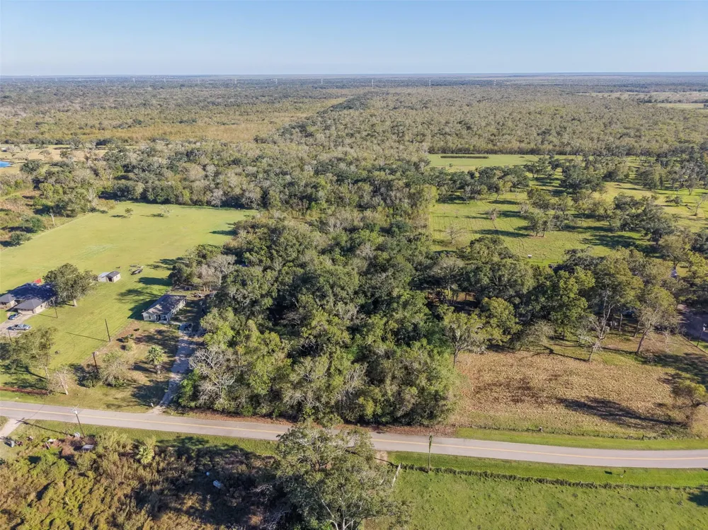 1836 County Road 318 Brazoria, TX 77422