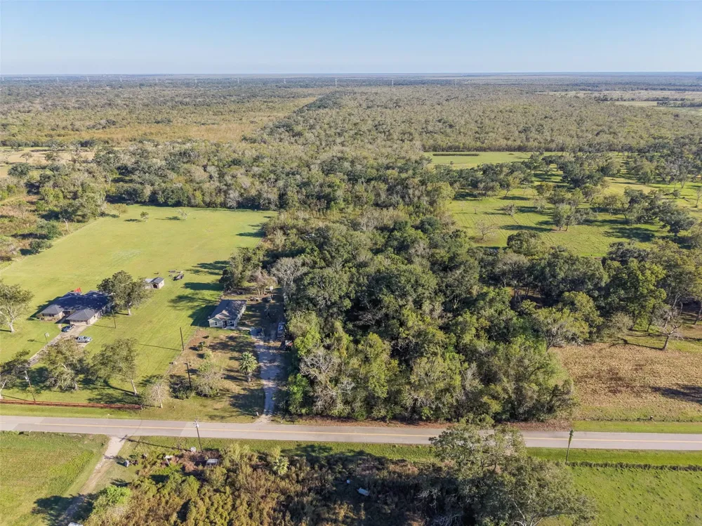 1836 County Road 318 Brazoria, TX 77422