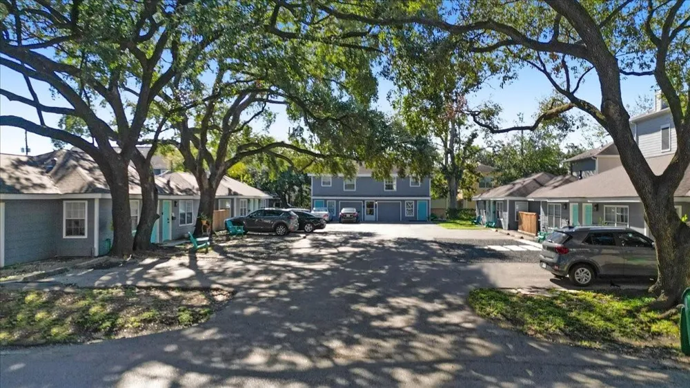 234 W 27th Street #3 Houston, TX 77008