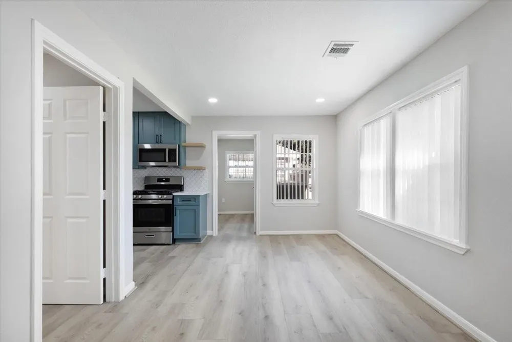 234 W 27th Street #3 Houston, TX 77008