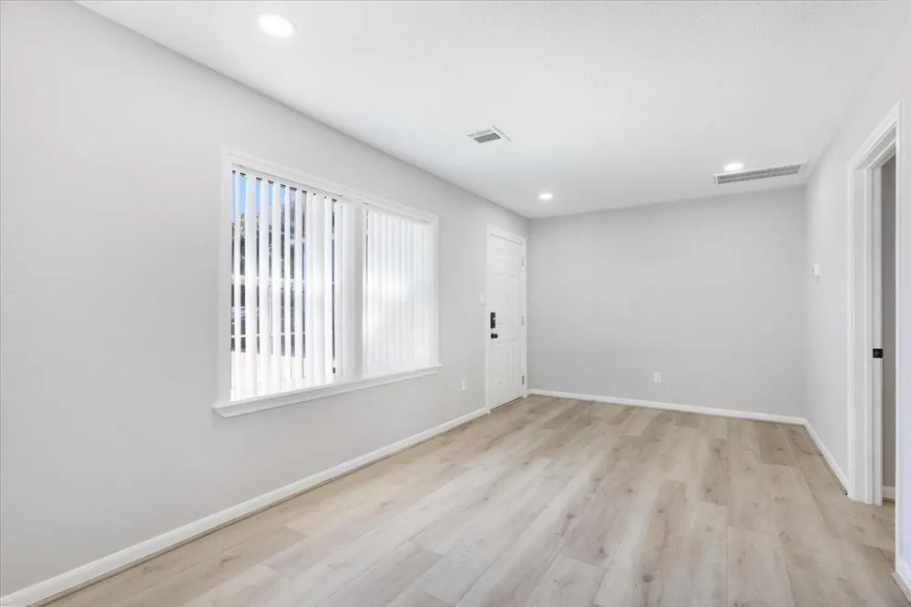 234 W 27th Street #3 Houston, TX 77008