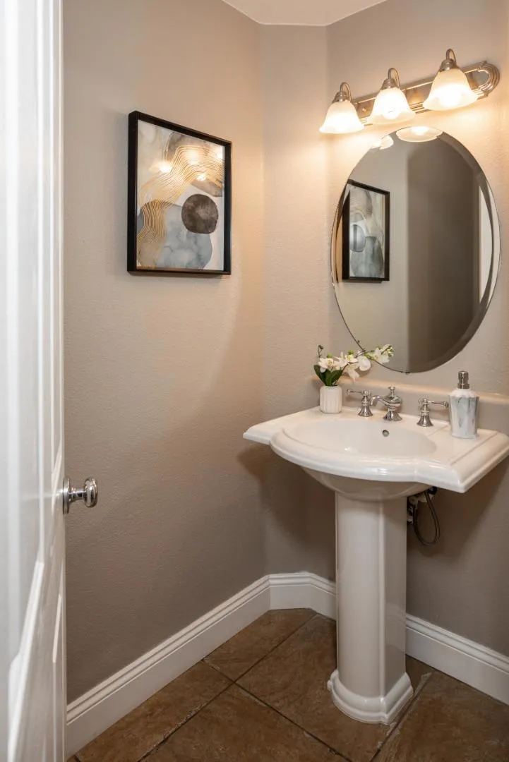 147 Naramore Lane Los Gatos, CA 95032