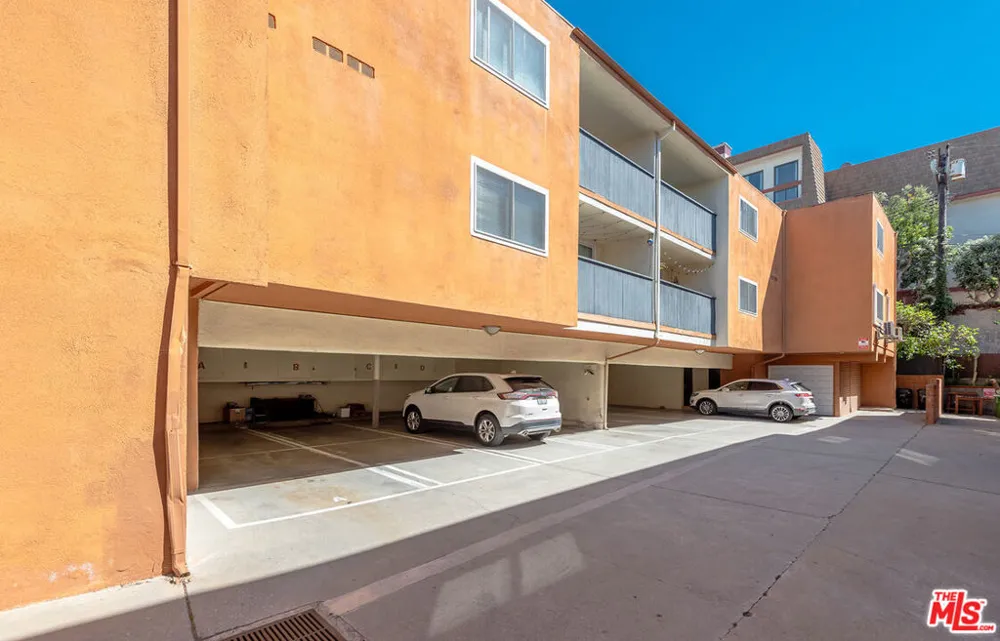 8358 Manitoba Street #8 Playa del Rey, CA 90293
