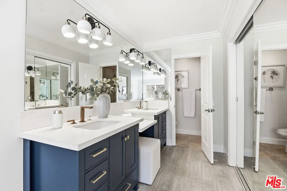 8358 Manitoba Street #8 Playa del Rey, CA 90293