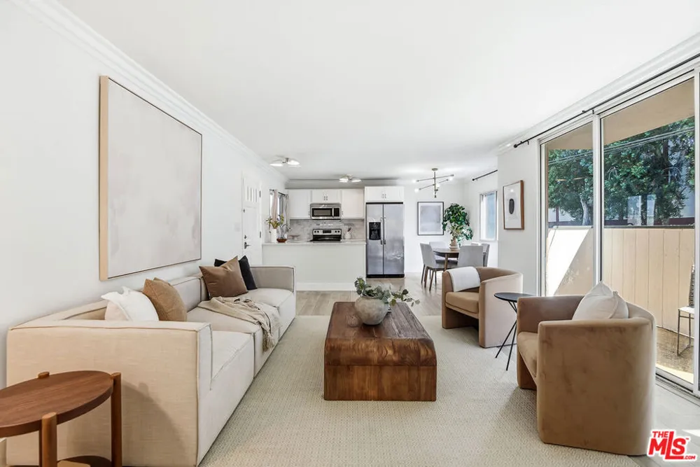 8358 Manitoba Street #8 Playa del Rey, CA 90293