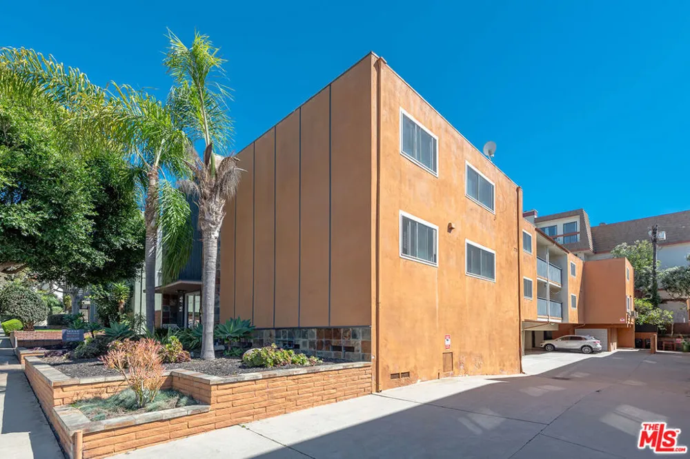 8358 Manitoba Street #8 Playa del Rey, CA 90293