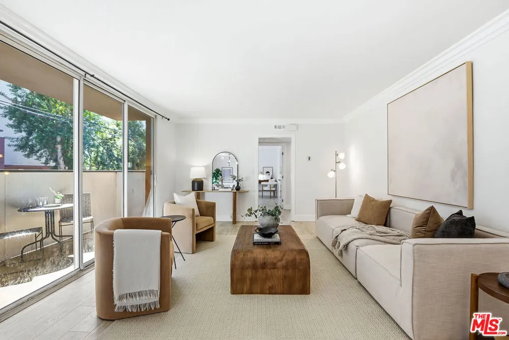 8358 Manitoba Street #8 Playa del Rey, CA 90293