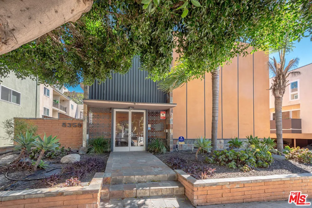 8358 Manitoba Street #8 Playa del Rey, CA 90293