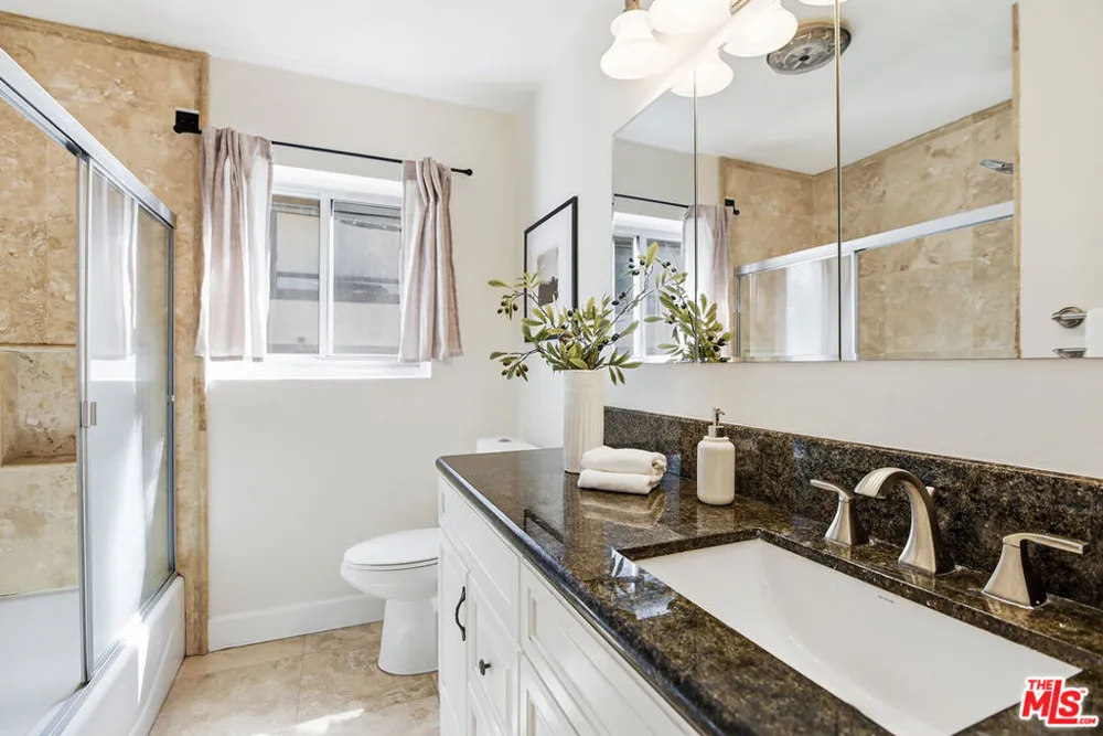 8358 Manitoba Street #8 Playa del Rey, CA 90293
