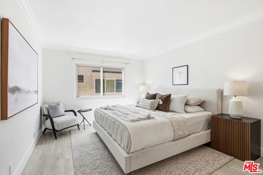 8358 Manitoba Street #8 Playa del Rey, CA 90293