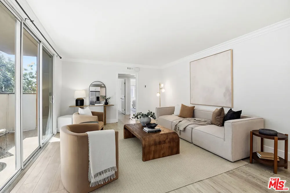 8358 Manitoba Street #8 Playa del Rey, CA 90293