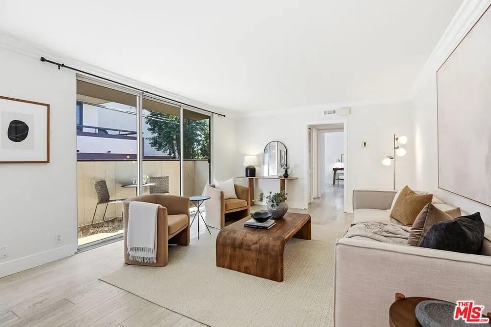 8358 Manitoba Street #8 Playa del Rey, CA 90293