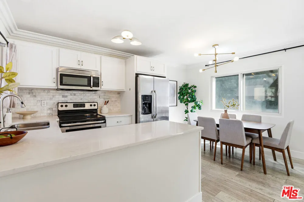 8358 Manitoba Street #8 Playa del Rey, CA 90293