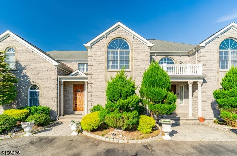 3 Topaz Ct Marlboro, NJ 07746