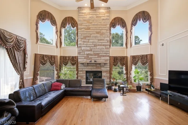 3 Topaz Ct Marlboro, NJ 07746