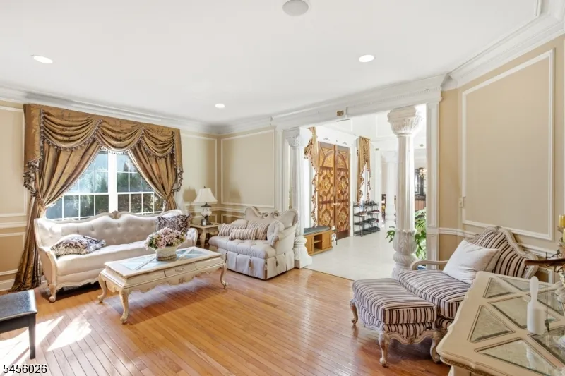 3 Topaz Ct Marlboro, NJ 07746