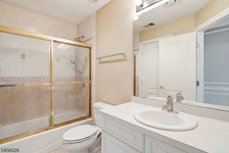 3 Topaz Ct Marlboro, NJ 07746