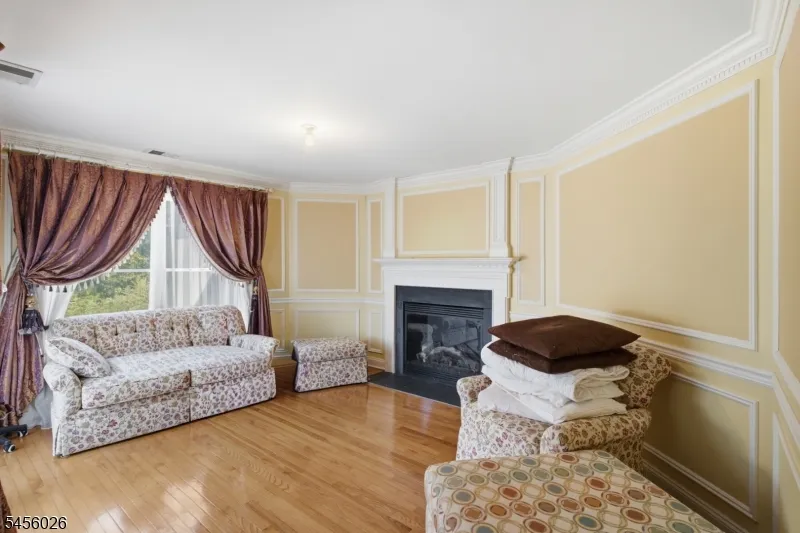 3 Topaz Ct Marlboro, NJ 07746