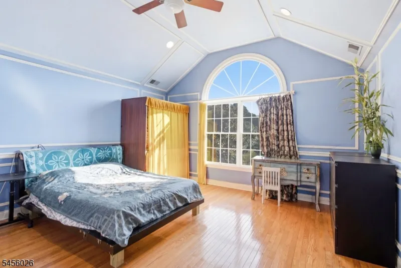 3 Topaz Ct Marlboro, NJ 07746