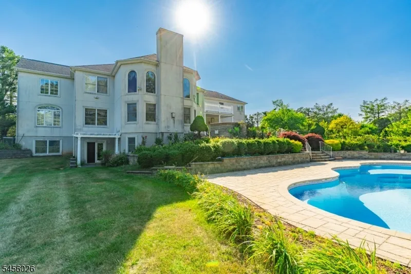 3 Topaz Ct Marlboro, NJ 07746