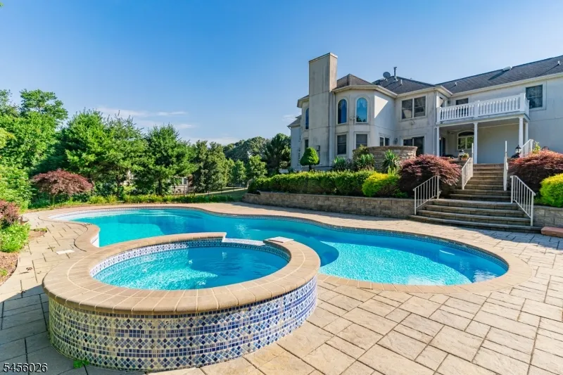 3 Topaz Ct Marlboro, NJ 07746