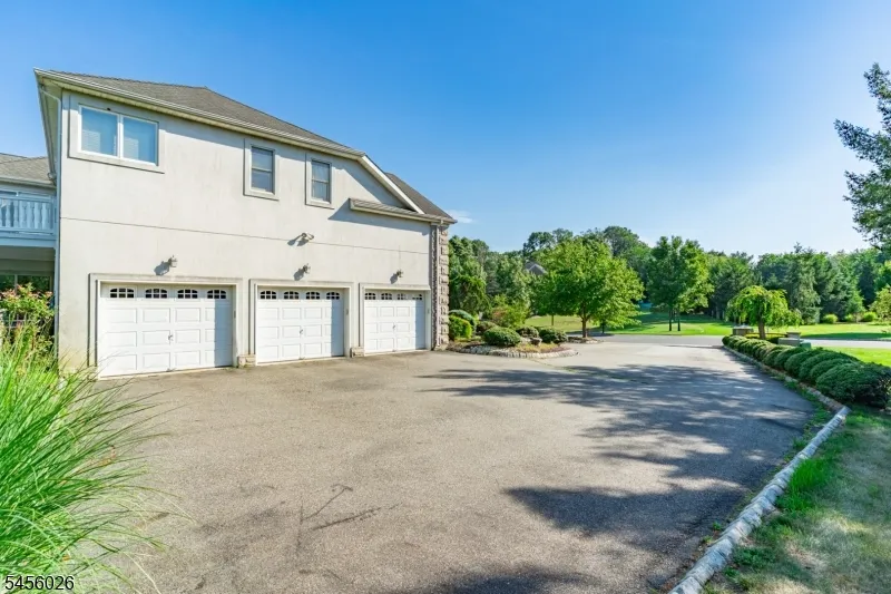 3 Topaz Ct Marlboro, NJ 07746