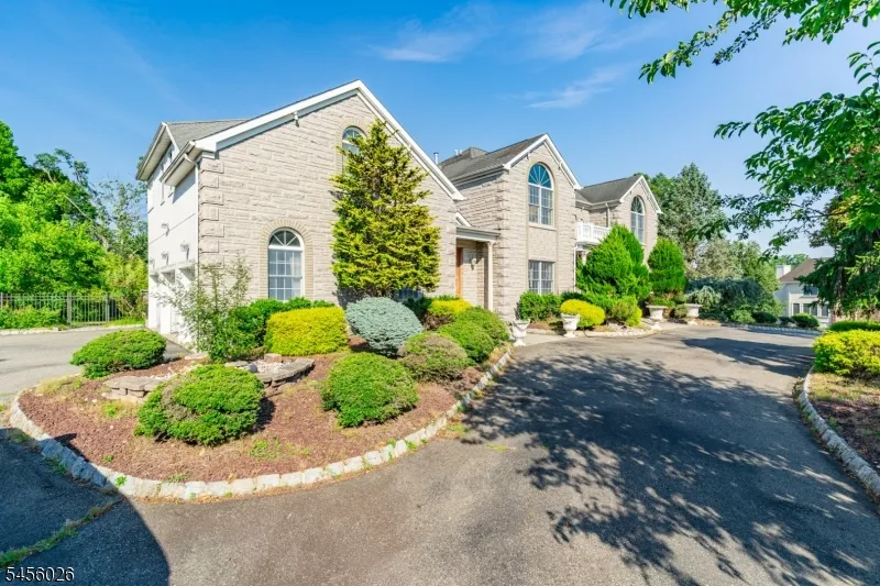 3 Topaz Ct Marlboro, NJ 07746