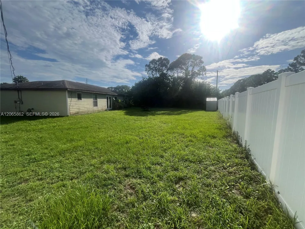 1185 NW Albion Palm Bay, FL 32907