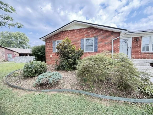 310 Woodland Dr Decherd, TN 37324
