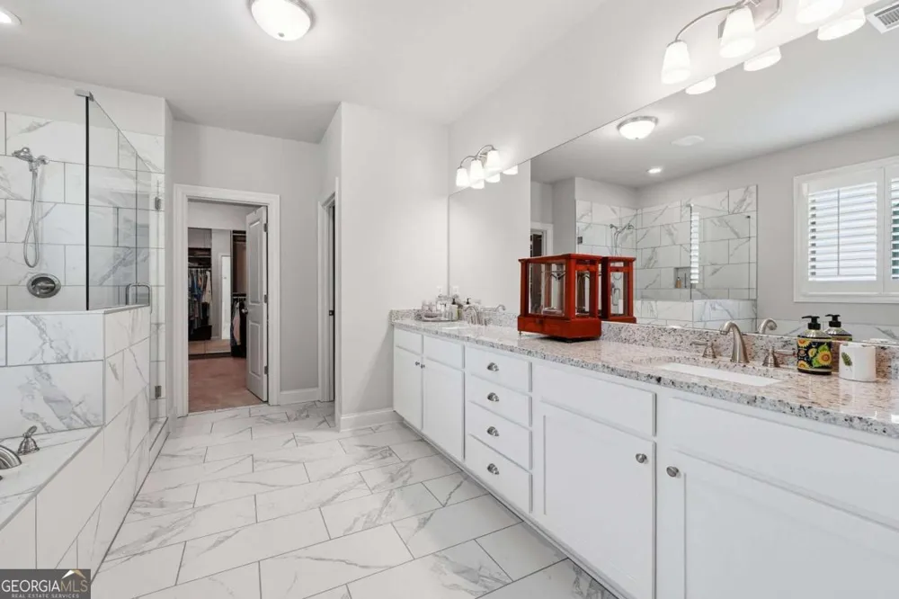 2442 Sunflower DR Hoschton, GA 30548
