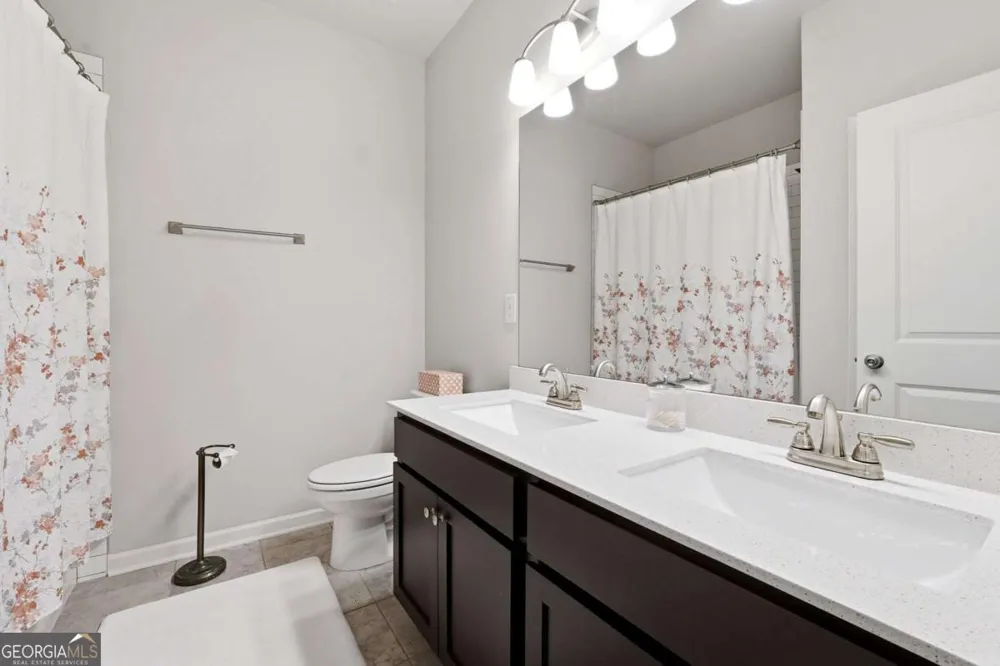 2442 Sunflower DR Hoschton, GA 30548
