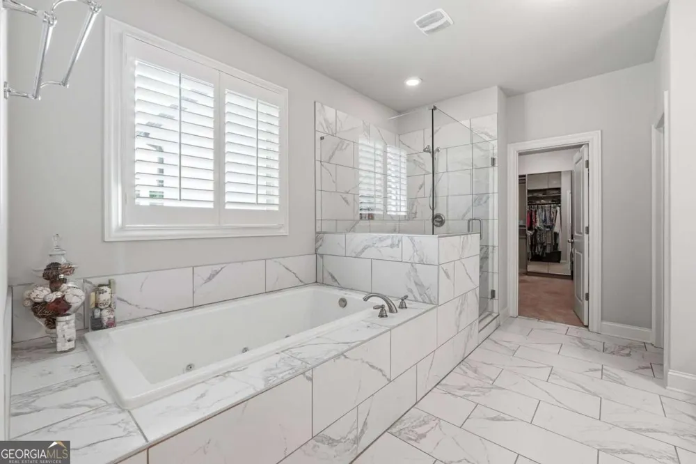 2442 Sunflower DR Hoschton, GA 30548
