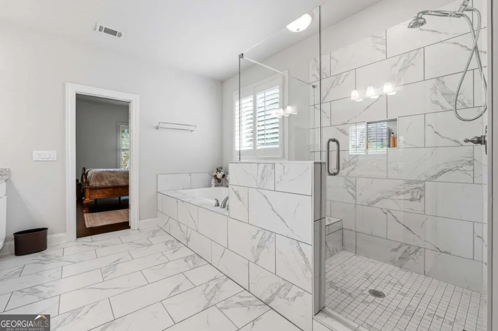 2442 Sunflower DR Hoschton, GA 30548