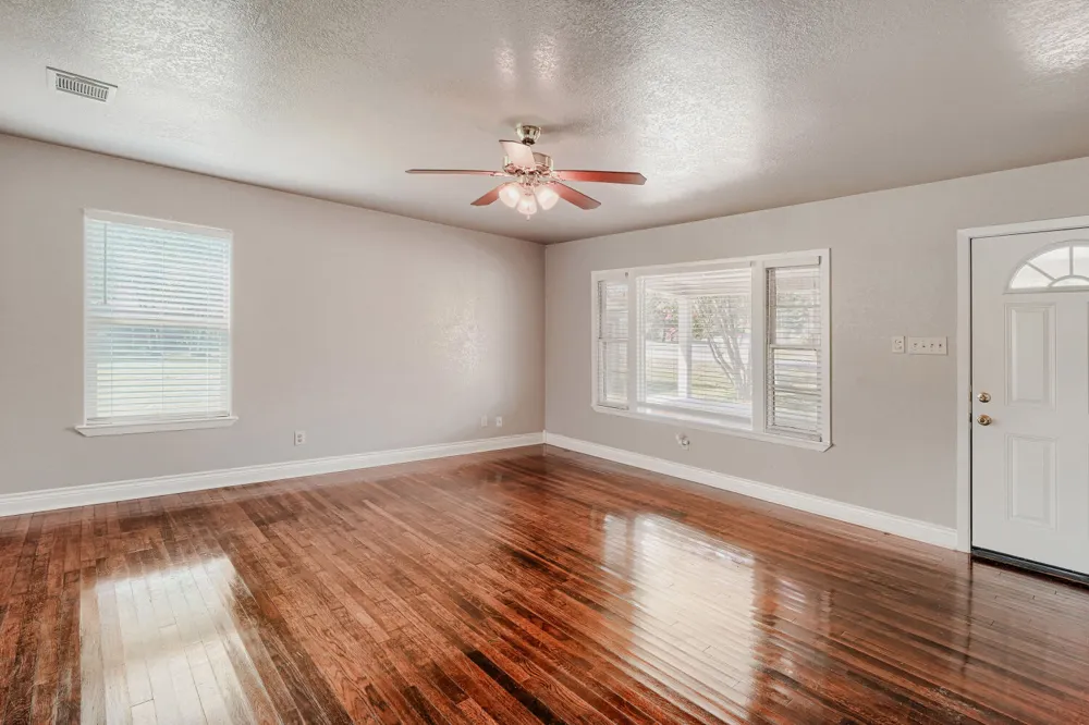 1211 N Bishop Street San Marcos, TX 78666