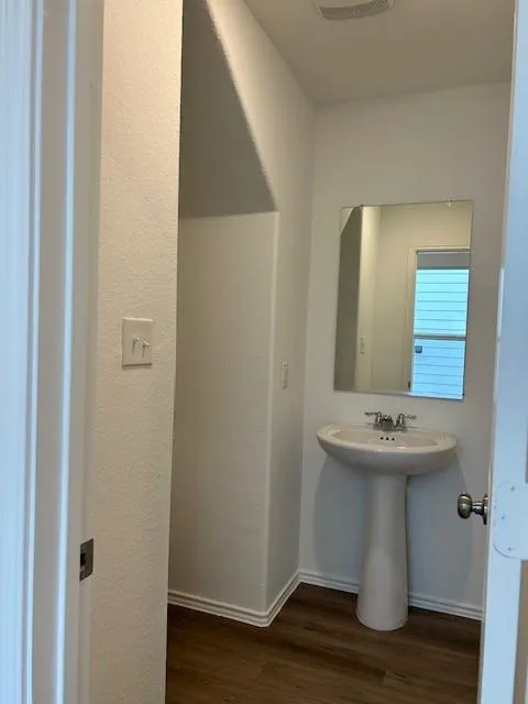 35 Trinity Circle Lockhart, TX 78644