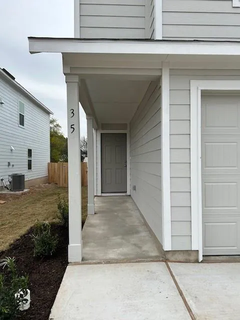 35 Trinity Circle Lockhart, TX 78644