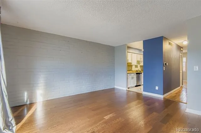 1060 S Parker Road #25 Denver, CO 80231