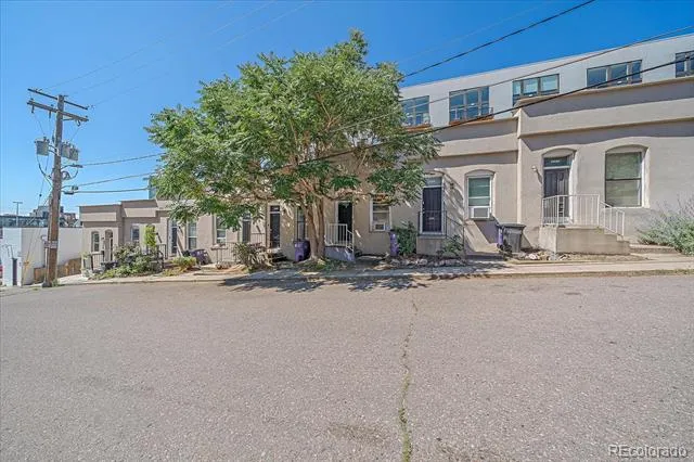 2524 Kensing Court Denver, CO 80211
