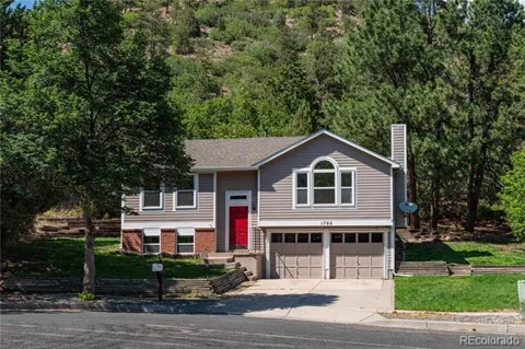 1760 Rimwood Drive