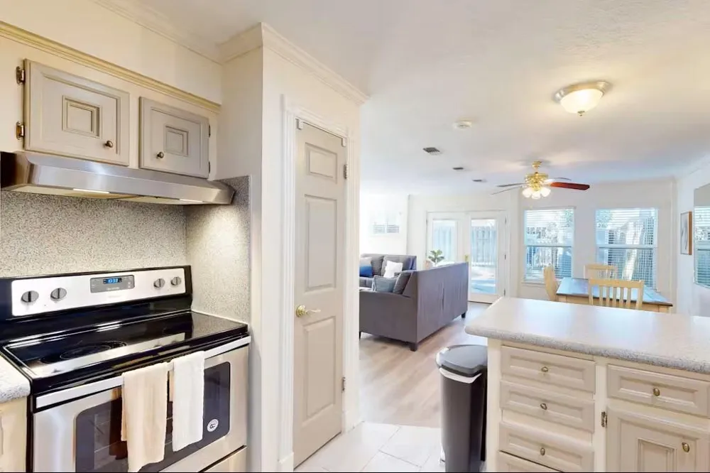 3935 Knollcrest Drive Montgomery, TX 77356